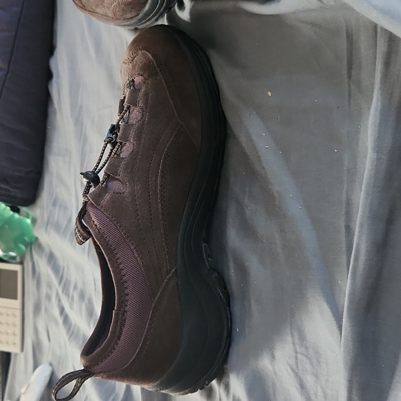 L.L. Bean shoes - Picture 5 of 9